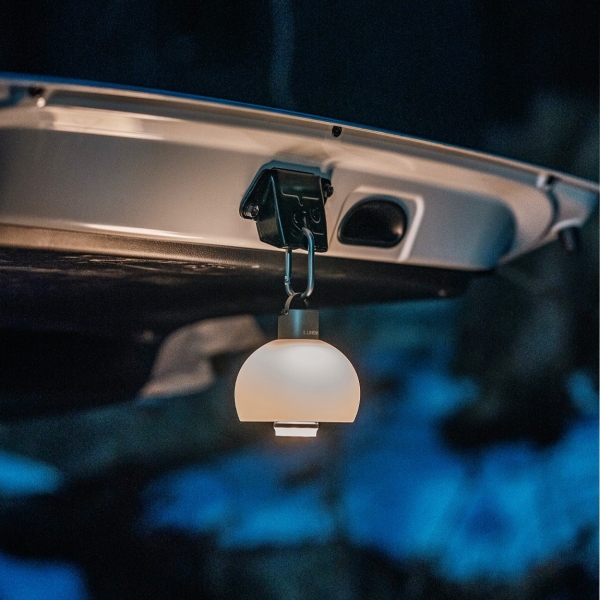 LUMENA M4 多功能LED燈-銀白  購買 M4 多功能LED燈，即贈「多功能LED燈專用燈罩 3入組 」